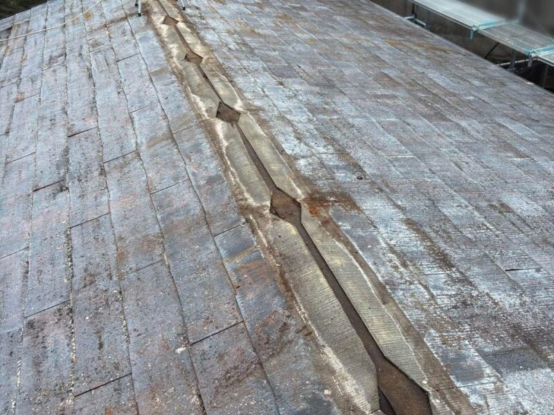 屋根工事 【既存棟撤去】まずは、既存棟を撤去していきます。