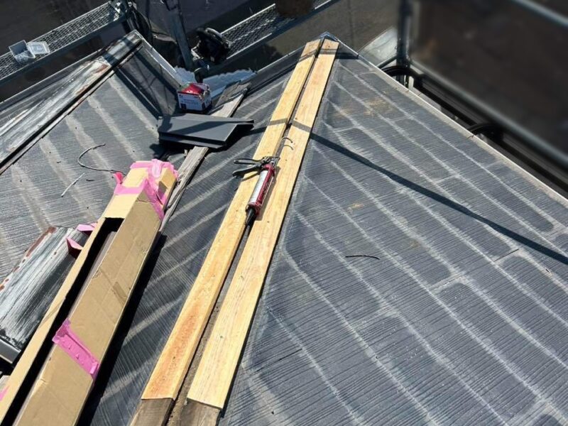 屋根工事 【隅棟下地交換】