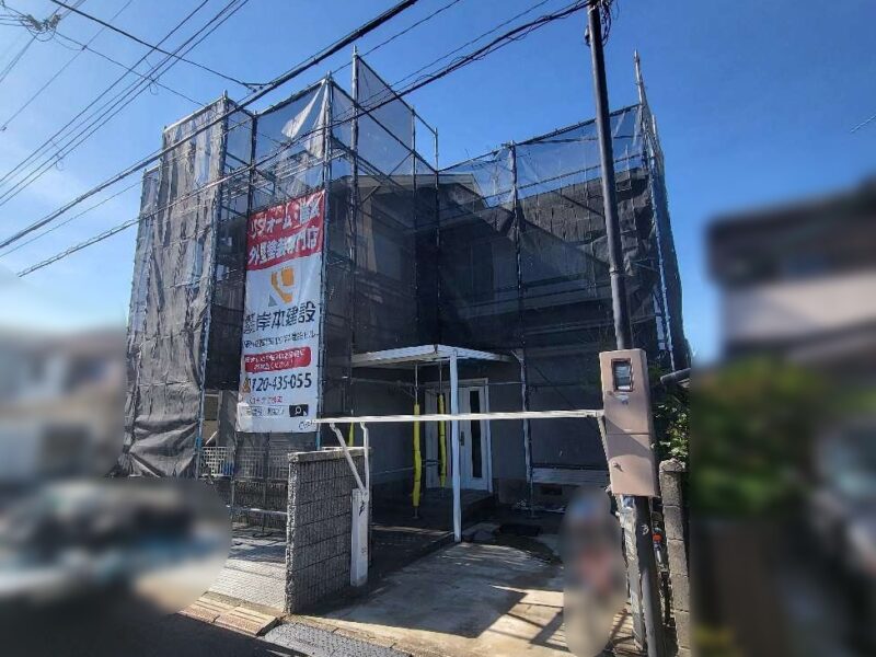 仮設工事 【足場】職人の安全、施工の効率、飛散防止の為足場を設置します。